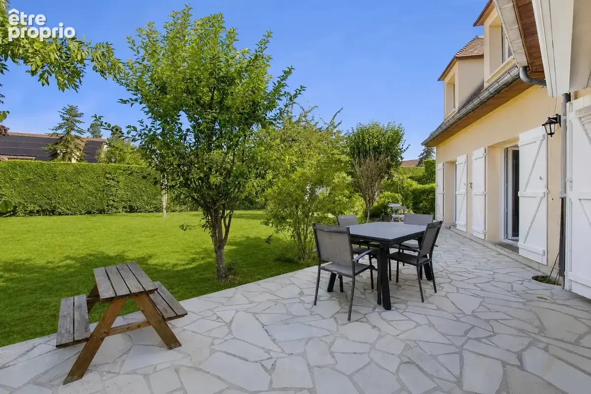 Croissy sur seine - maison familiale de 176 m² - 5 chambres - terrain de 867 m² - photo 2