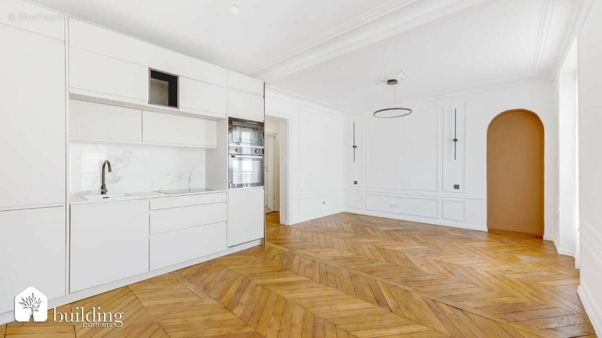 Appartement à PARIS-17E
