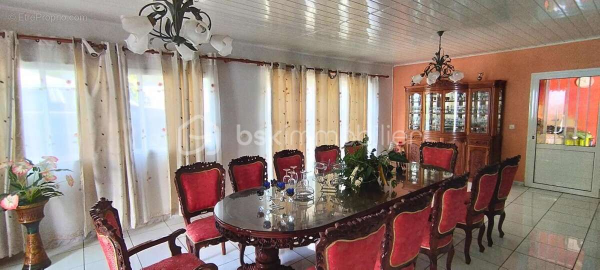 Maison à SAINTE-SUZANNE