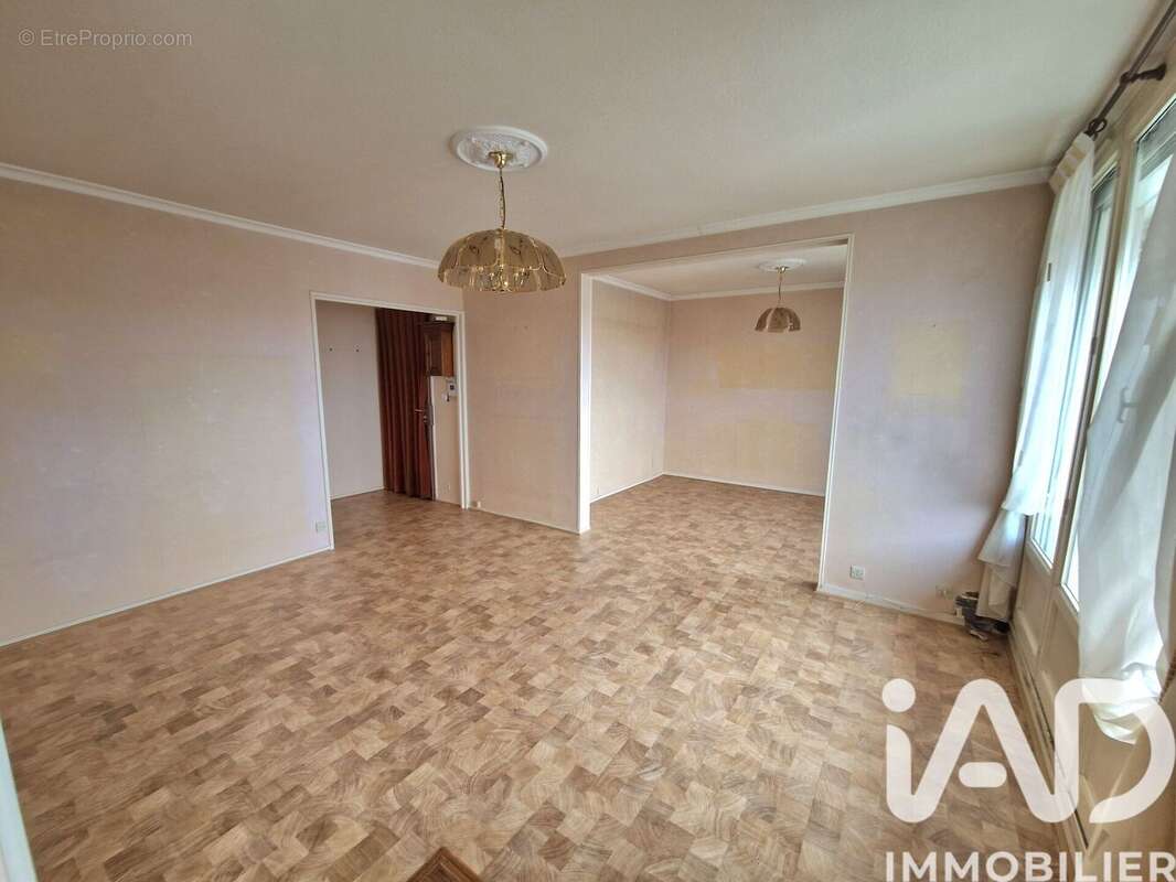 Photo 4 - Appartement à FLEURY-LES-AUBRAIS