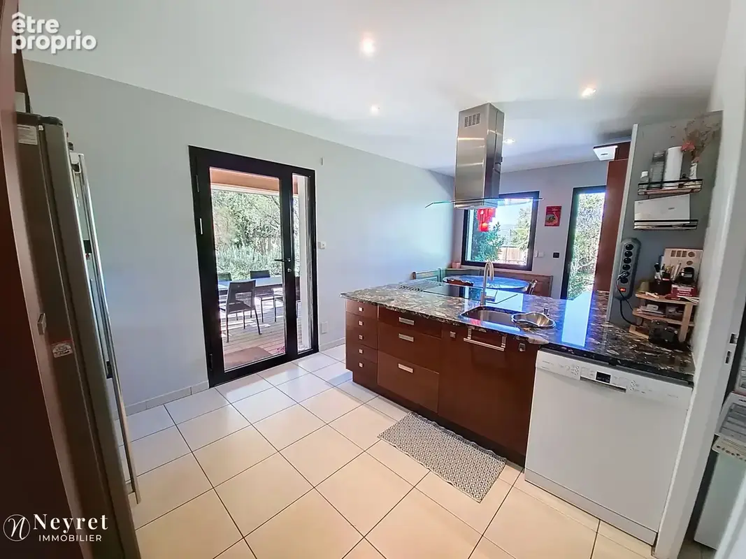 Rare : Maison d'architecte d'exception de 308 m2 sur son terrain paysagé de 2546 m2 - photo 8