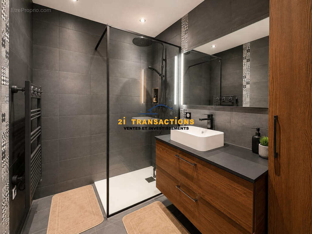 Appartement à SAINT-ETIENNE