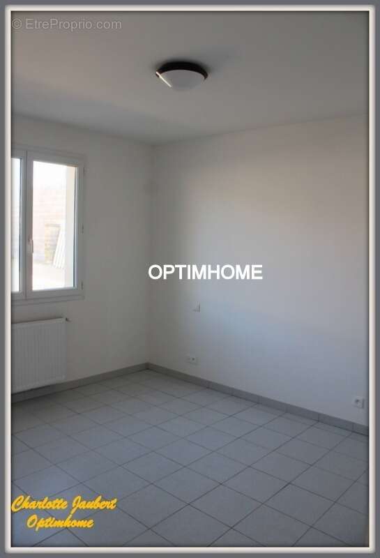 Maison à MONTMOREAU-SAINT-CYBARD