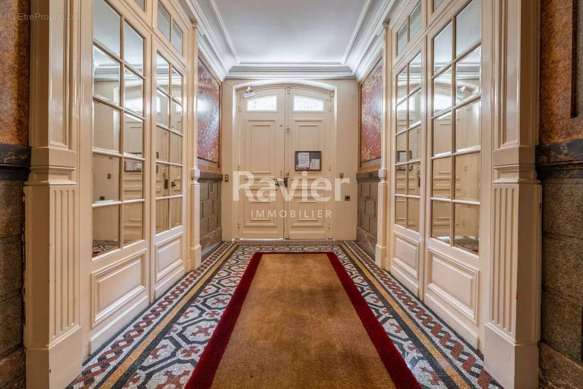 Appartement à PARIS-17E