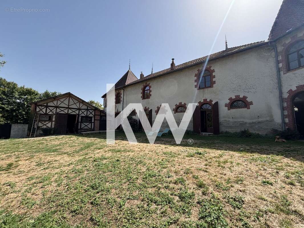 Maison à CONDAT-SUR-VIENNE