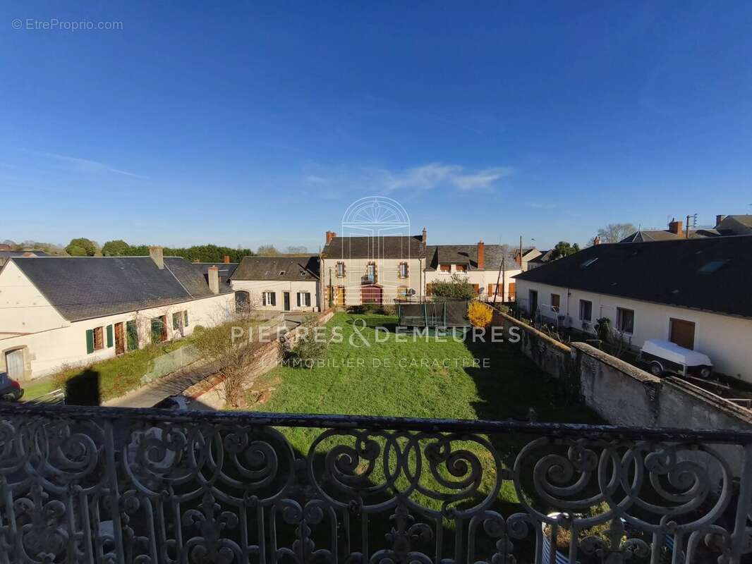 Maison à BENGY-SUR-CRAON