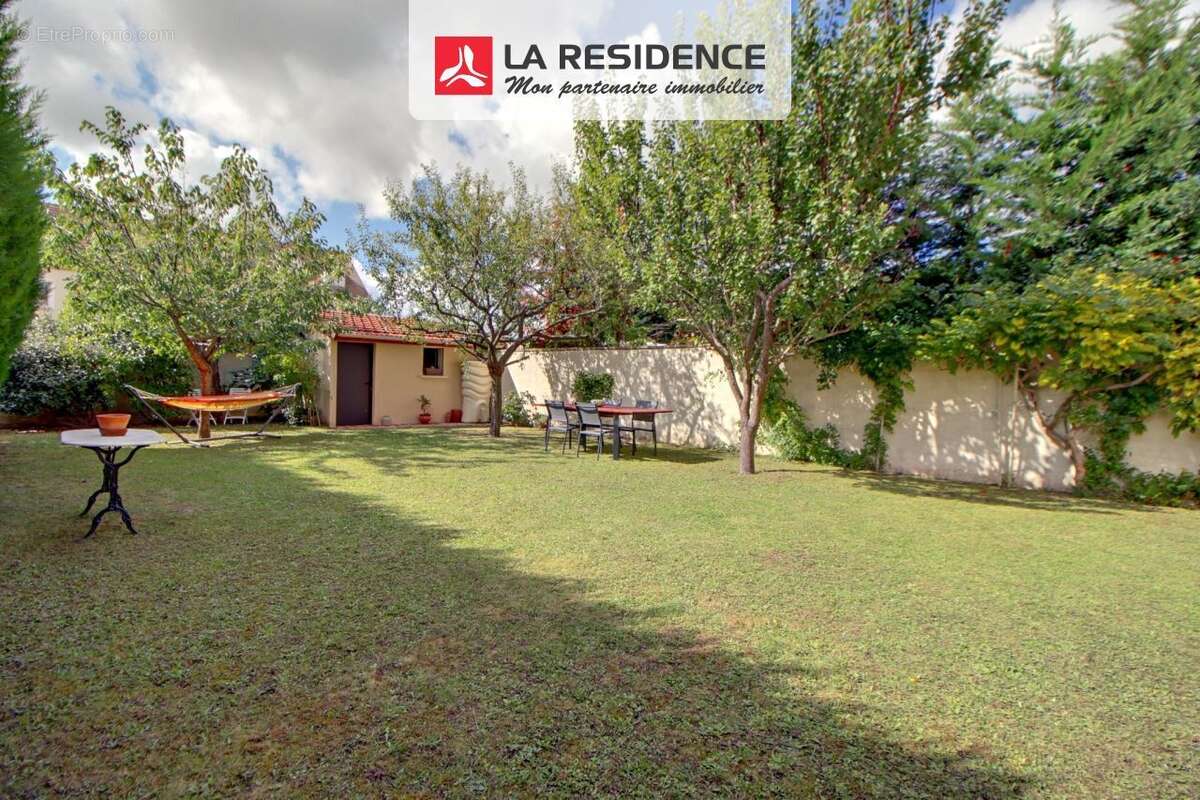 Maison à LES CLAYES-SOUS-BOIS