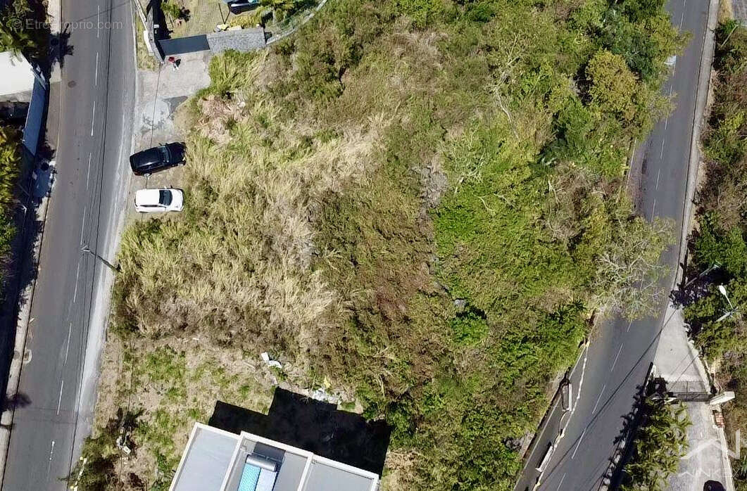 Terrain à SAINT-DENIS