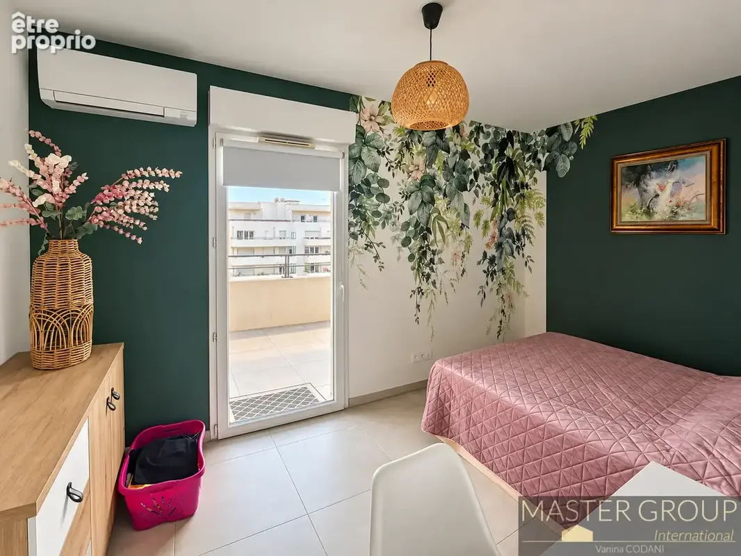 Un T3 rare au dernier étage avec terrasse de 59 m2   Ajaccio, Le Stiletto - photo 8