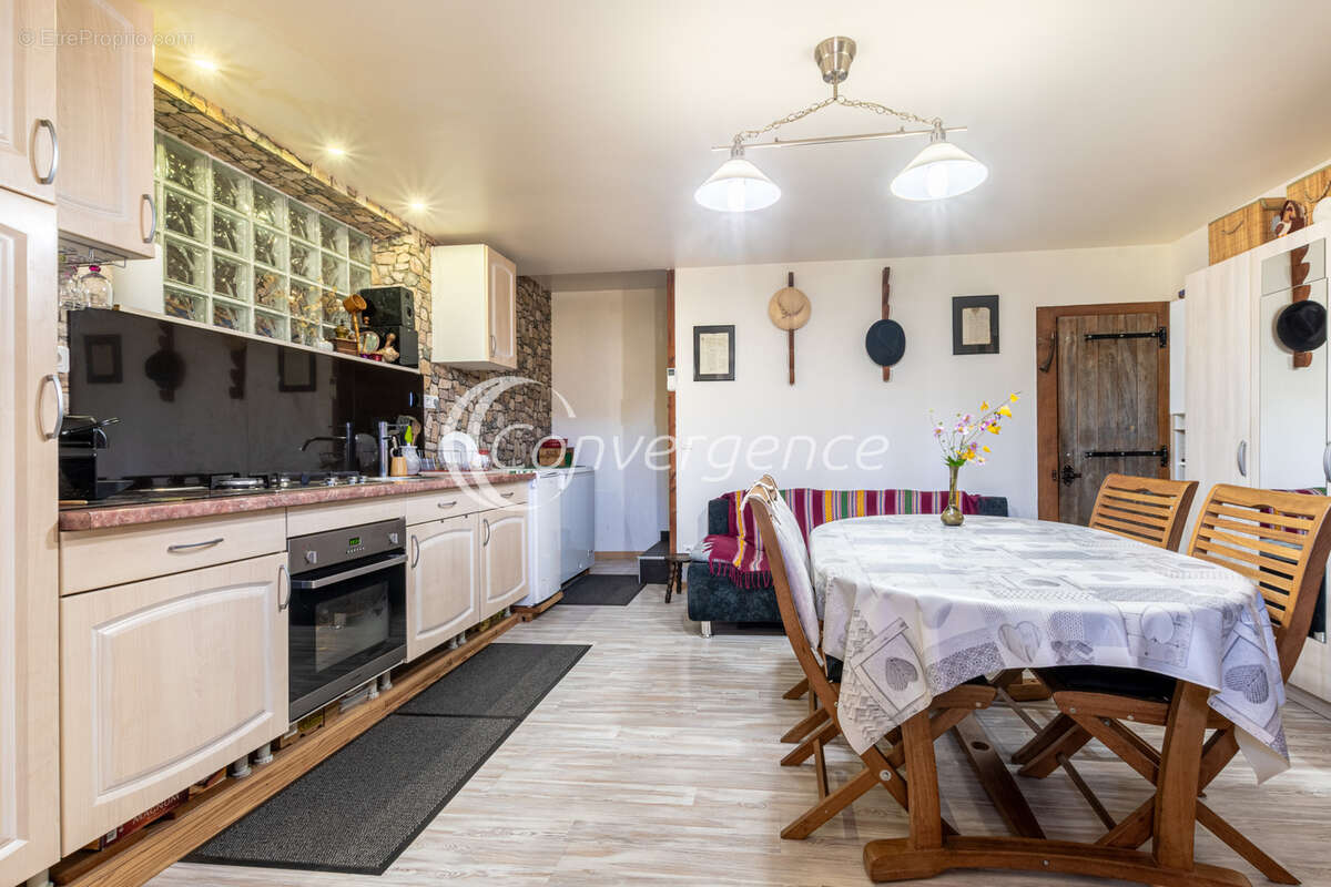 Maison à LA PORCHERIE