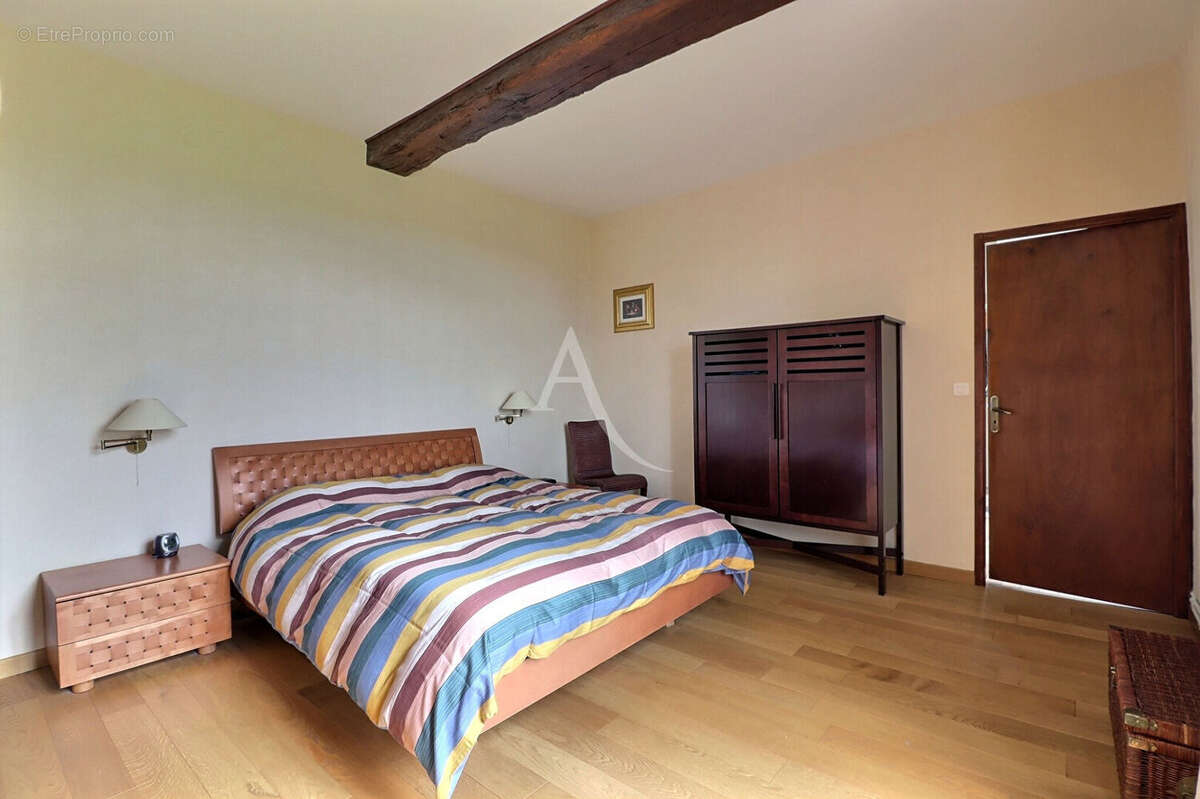 Maison à CRIQUEBEUF-LA-CAMPAGNE