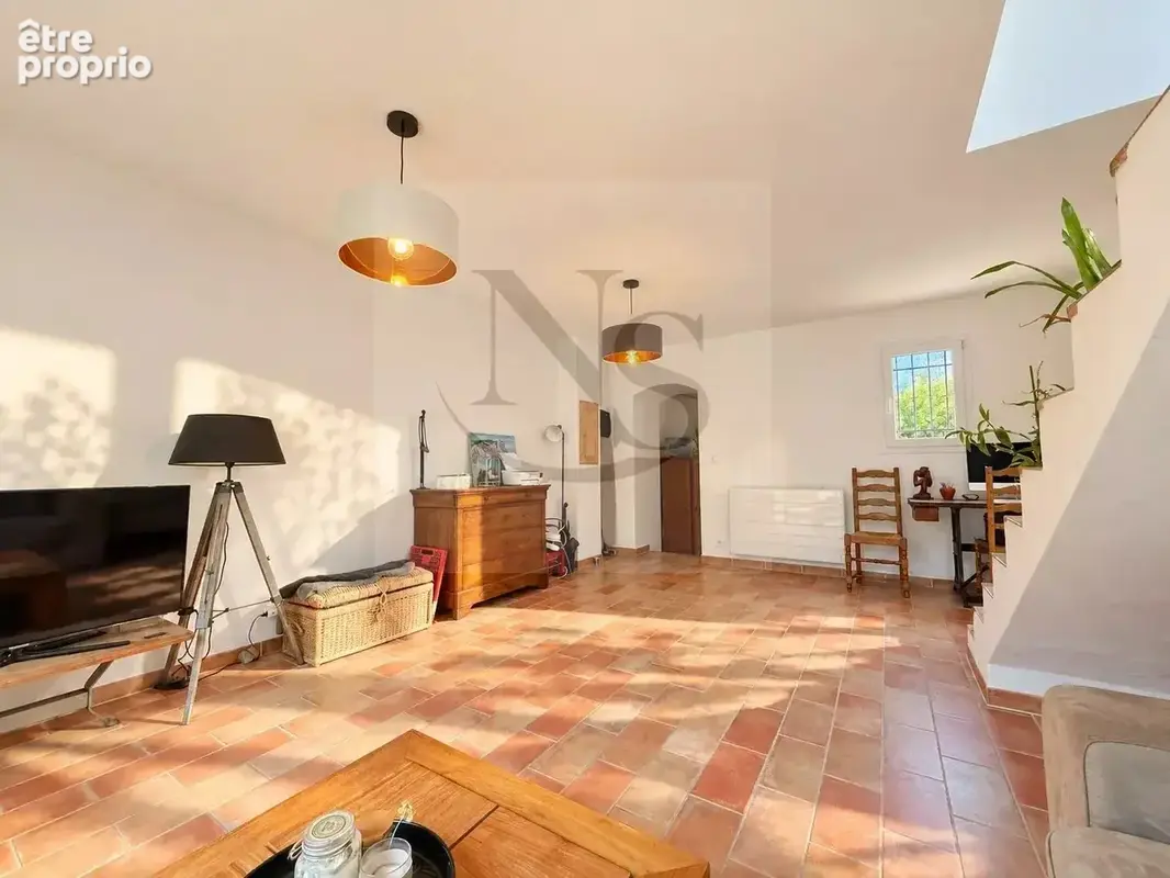 Guilles, à pied du village : maison familiale avec piscine et vue sans vis-à-vis - photo 9