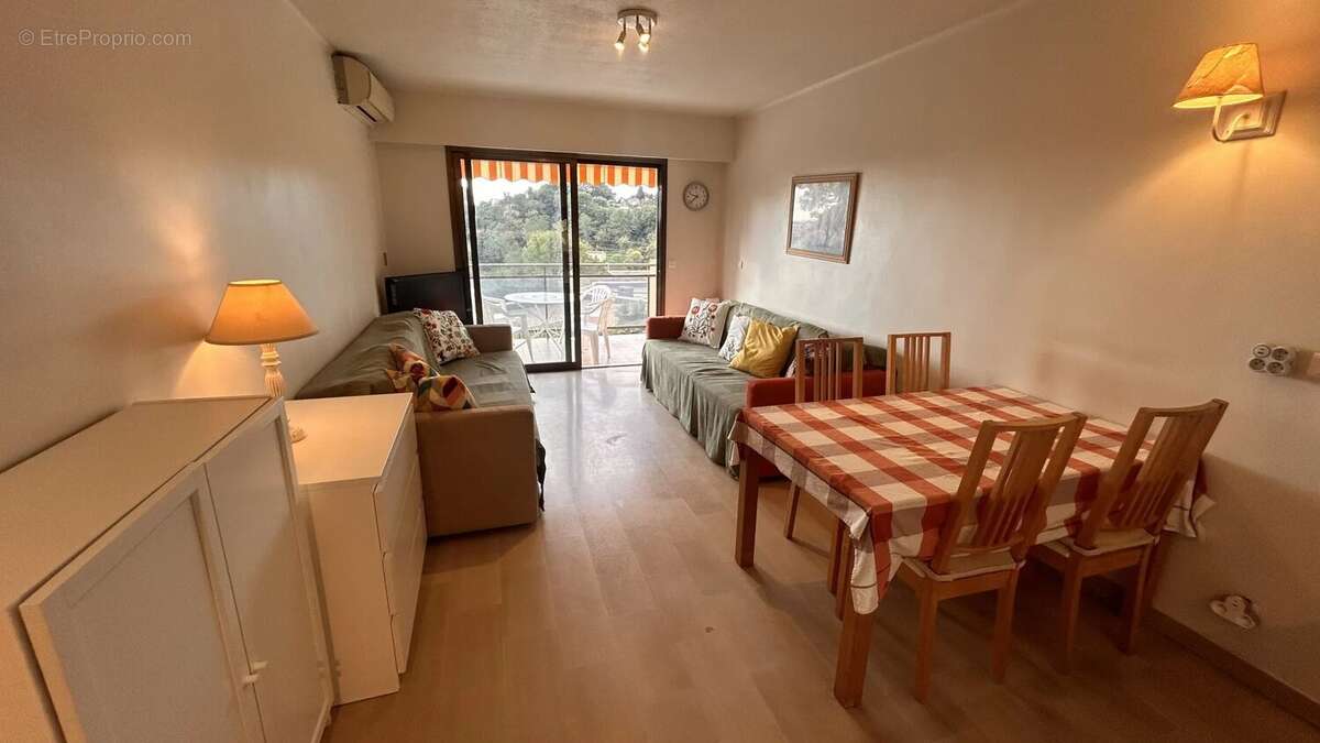 Appartement à MOUGINS