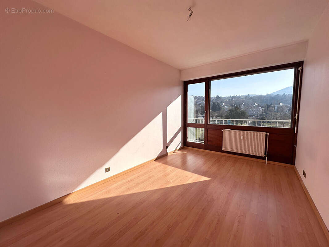Appartement à JACOB-BELLECOMBETTE