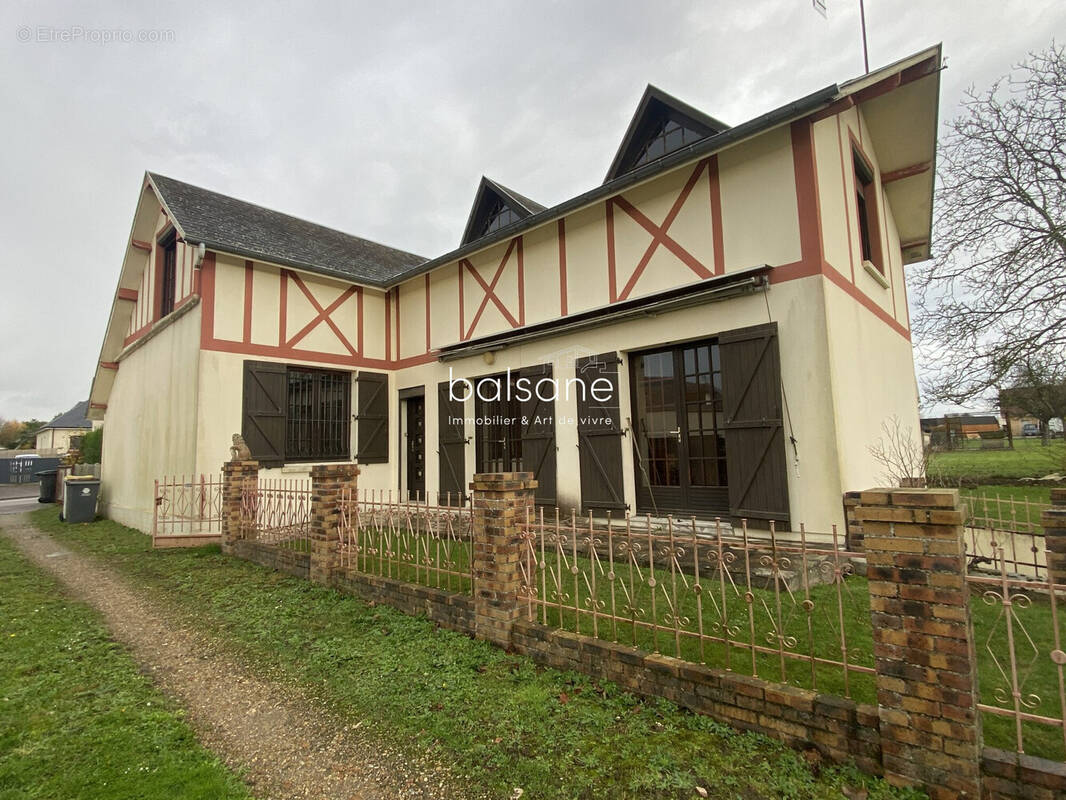 Maison à SAINT-PIERRE-DE-VARENGEVILLE
