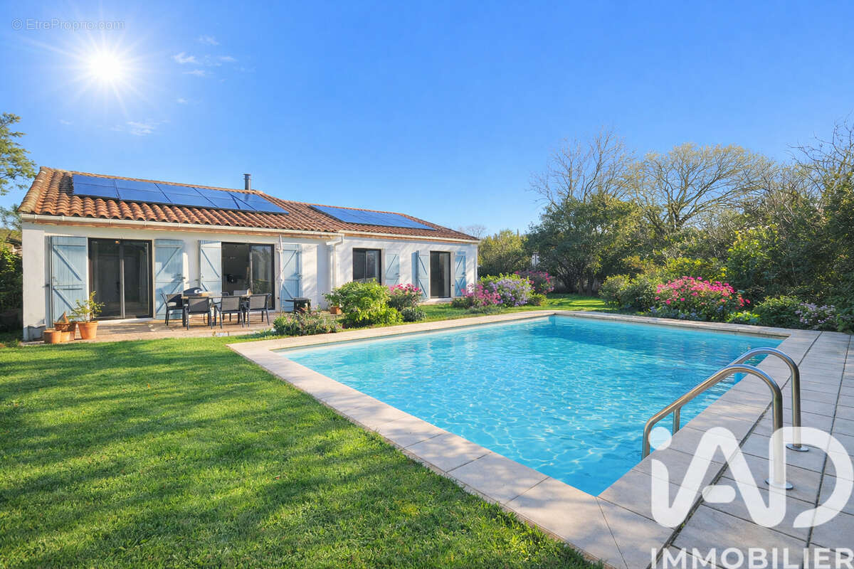 Photo 2 - Maison à NIMES