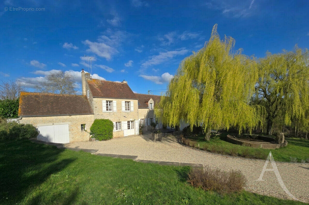 Maison à SAINT-PIERRE-SUR-DIVES