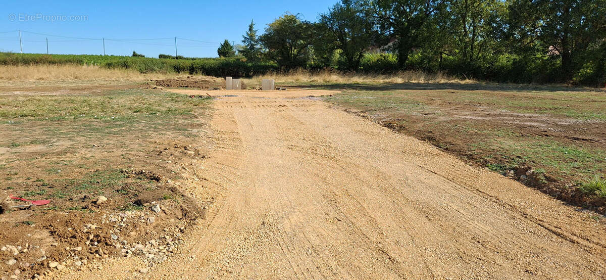Terrains constructibles viabilisés de 595 m² à 947m² - photo 3