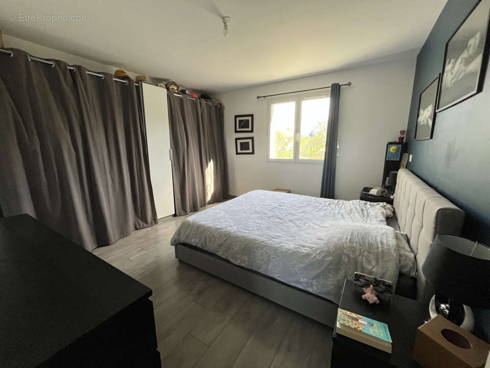 MAISON T5 de 118 M2 avec 1100 M2 de terrain (Normes RT 2012) - photo 9