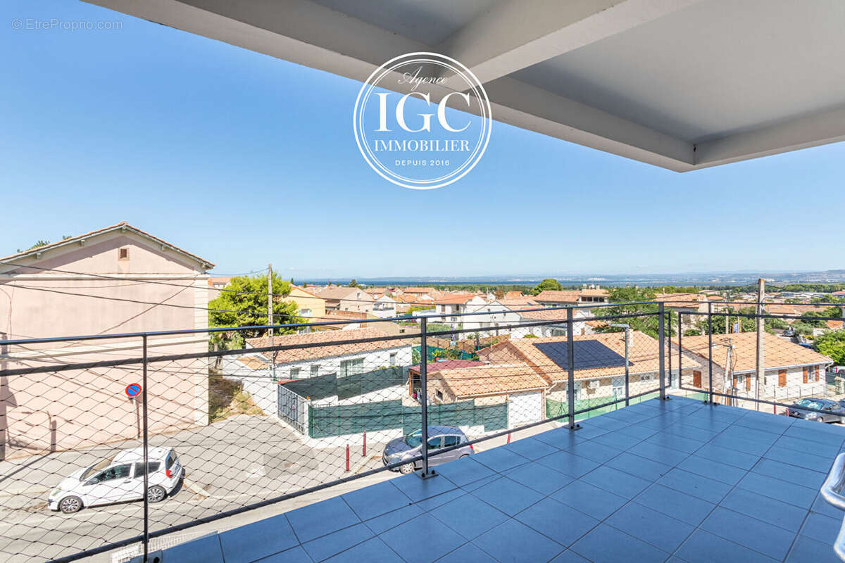 Appartement à CHATEAUNEUF-LES-MARTIGUES