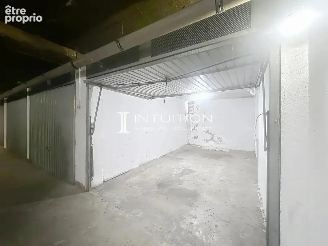 LE CANNET : Garage fermé avec accès sécurisé - photo 2