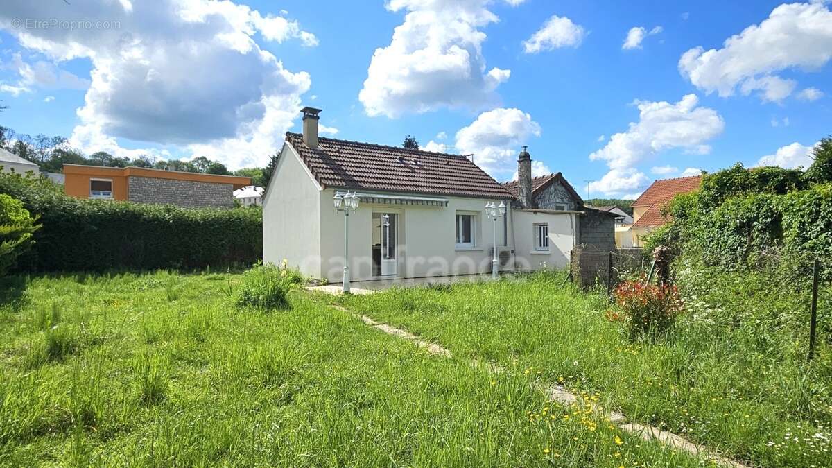 A vendre Plain pied 2 chambres Jardin et Dépendance GALLARDON (28) - photo 2