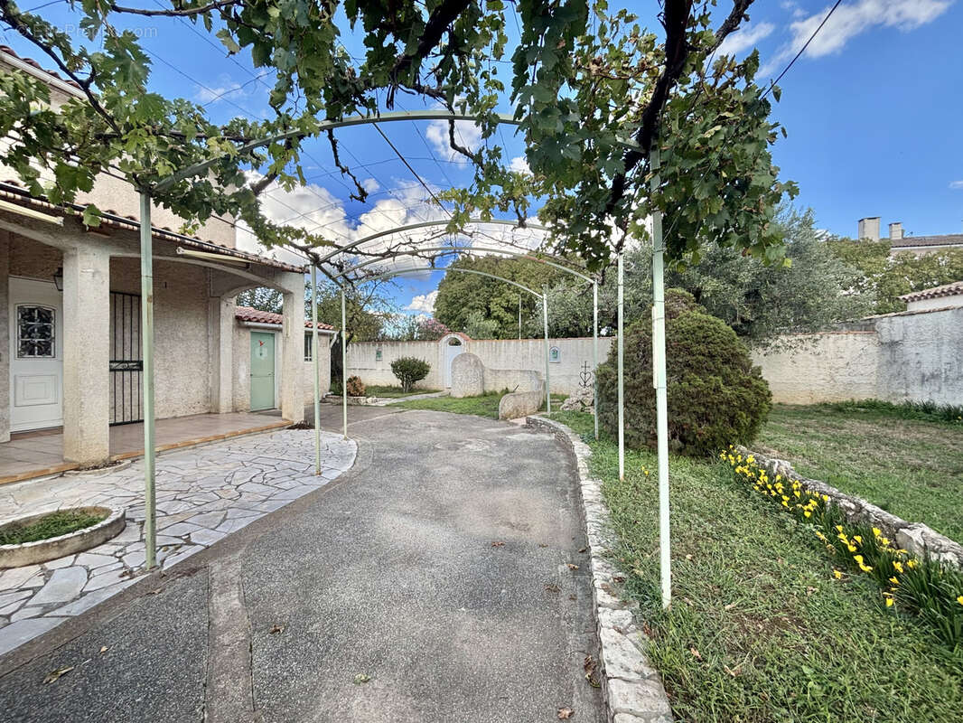 Maison à SAINT-MARTIN-DE-CRAU