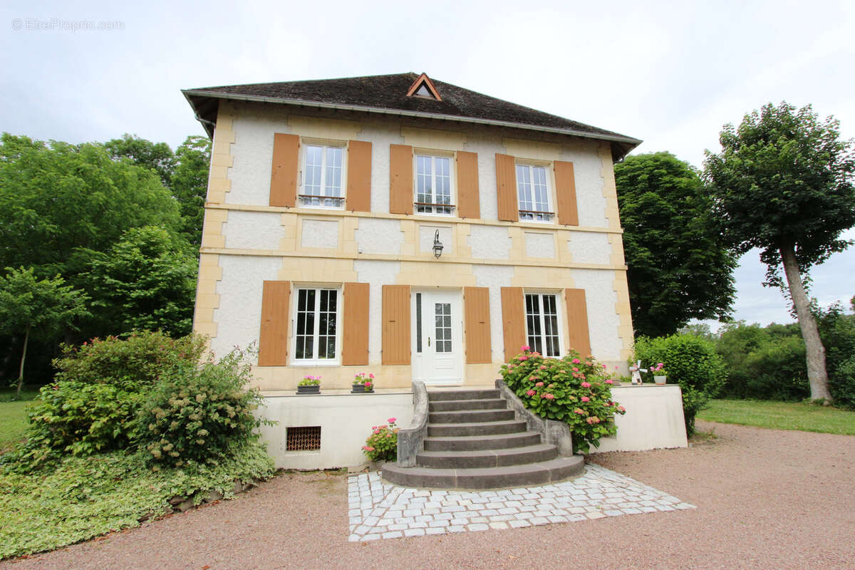 Maison à POUGUES-LES-EAUX