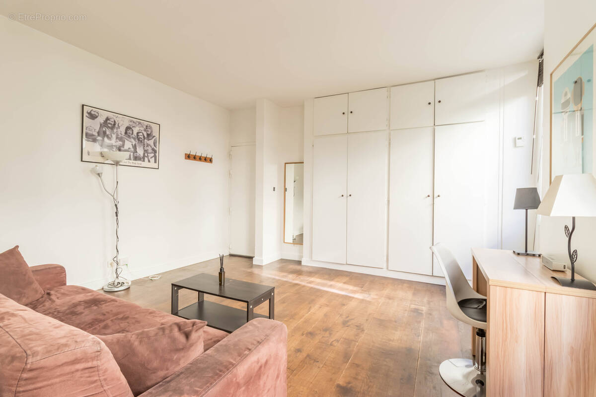 Appartement à PARIS-17E