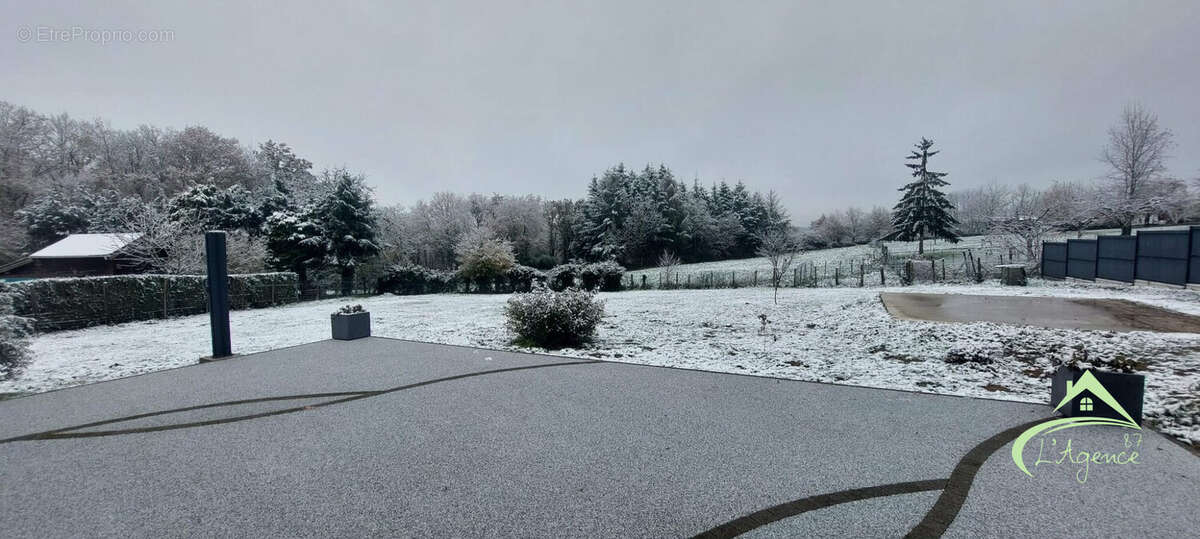 Maison à SAINT-JUNIEN