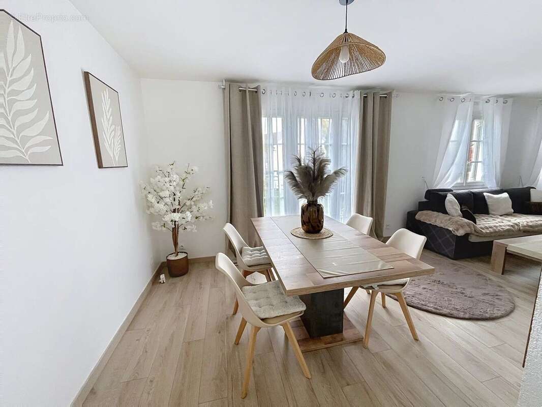 Maison à CRECY-SUR-SERRE