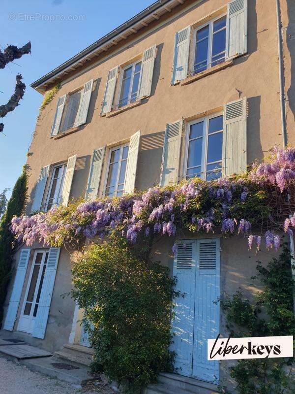 Duplex de charme de 87 m² – Dernier étage d'une maison bourgeoise – Terrasse tropézienne - photo 2