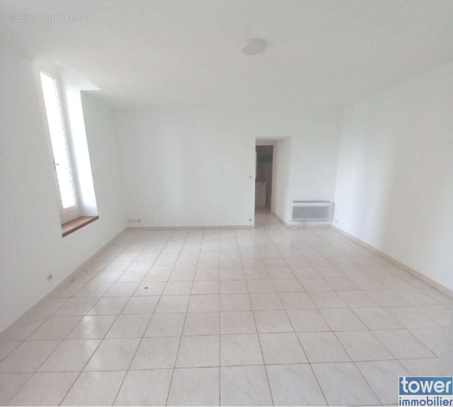 Appartement à LAMALOU-LES-BAINS