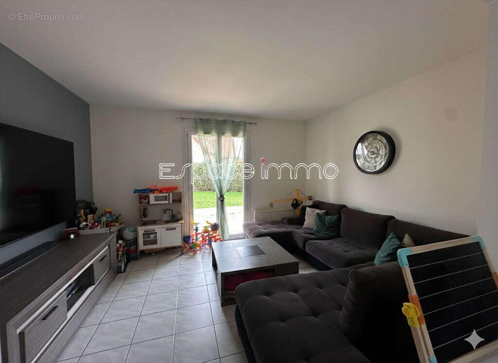 Maison à PISSY-POVILLE