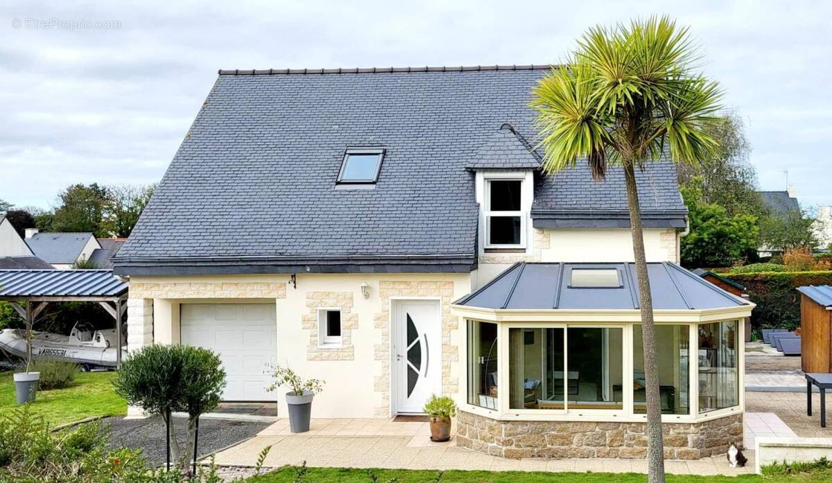 Maison à PLOUEZEC