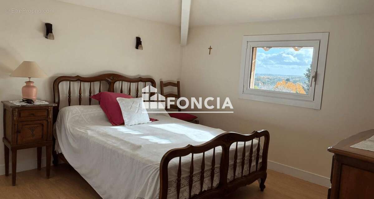 Maison à CASTELNAU-MONTRATIER