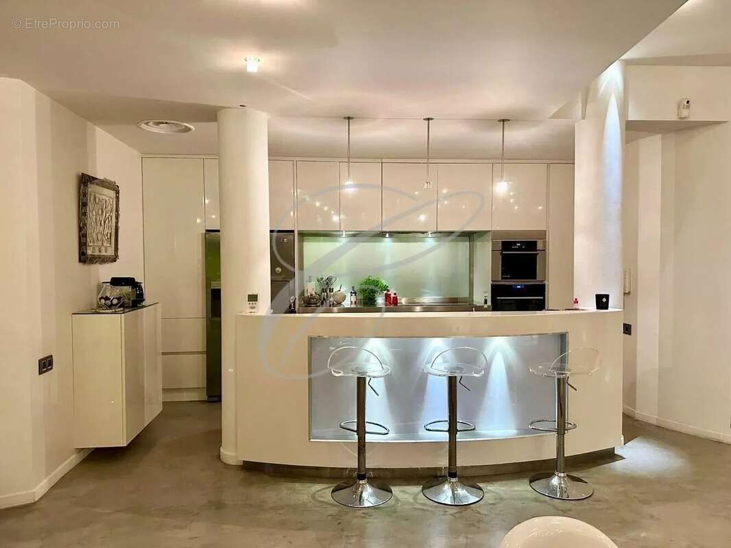 Appartement à ROQUEBRUNE-CAP-MARTIN