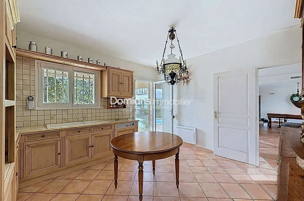 Maison 160 m² à Pollestres  - photo 4