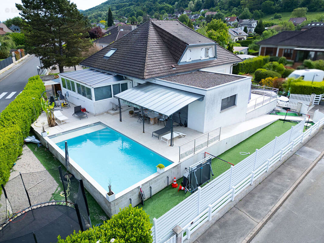 Maison à AVANNE-AVENEY