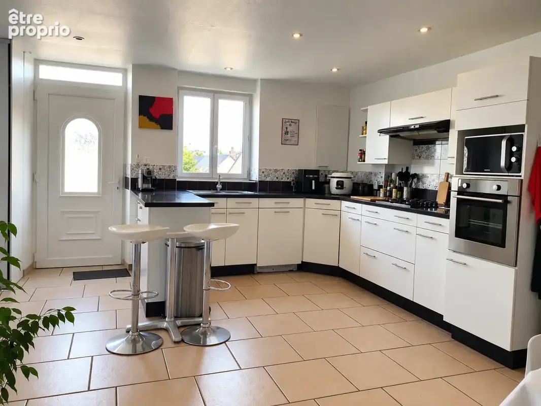 Maison 5 pièces 164 m² à vendre à Vignoux-Sous-Les-Aix (18110) - photo 3