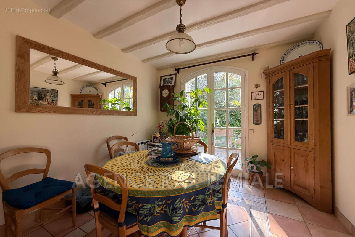 Maison à MAISONS-LAFFITTE