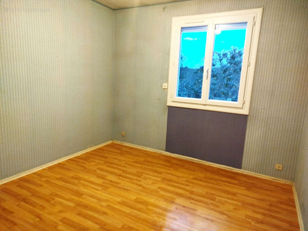 Maison à LE BREIL-SUR-MERIZE