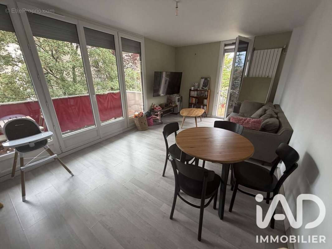 Appartement 65 m² à Cenon  - photo 3