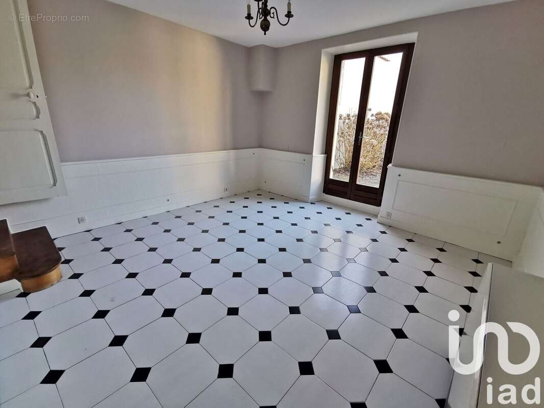 Maison 139 m² à Moncel-Sur-Seille  - photo 4
