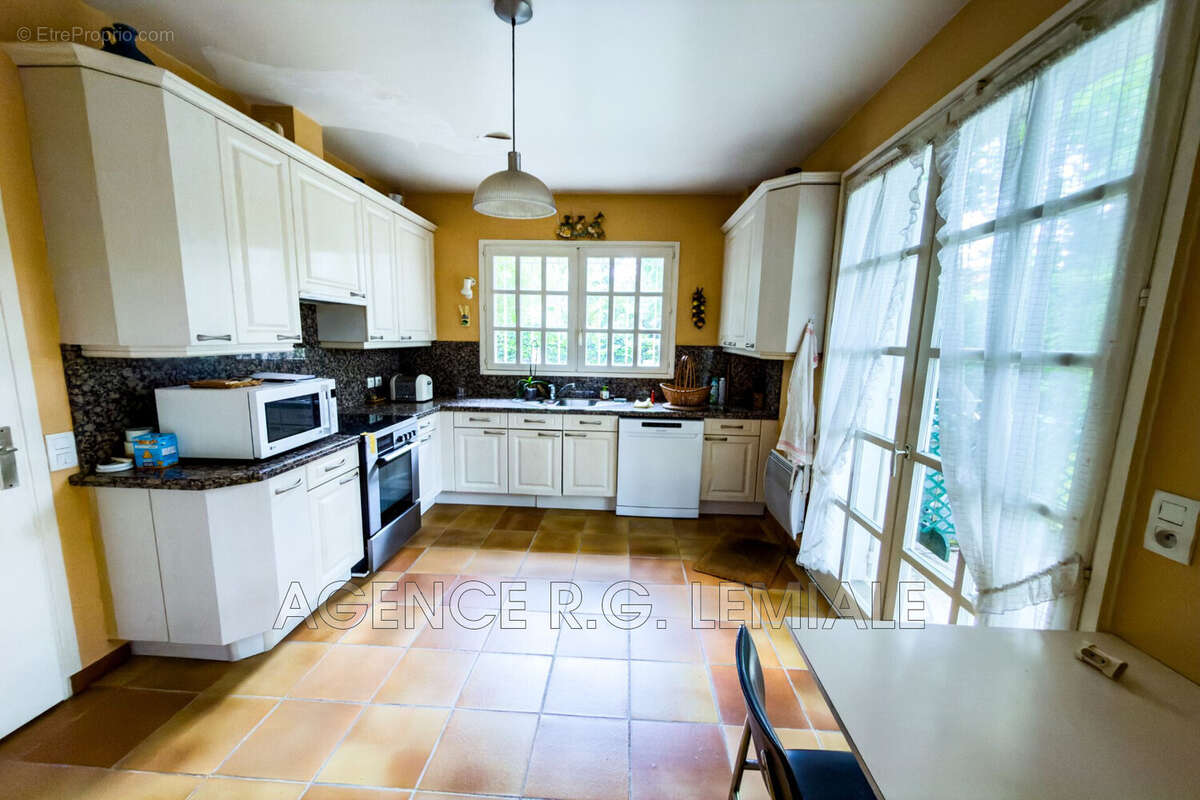 Maison 247 m² à Maisons-Laffitte  - photo 8