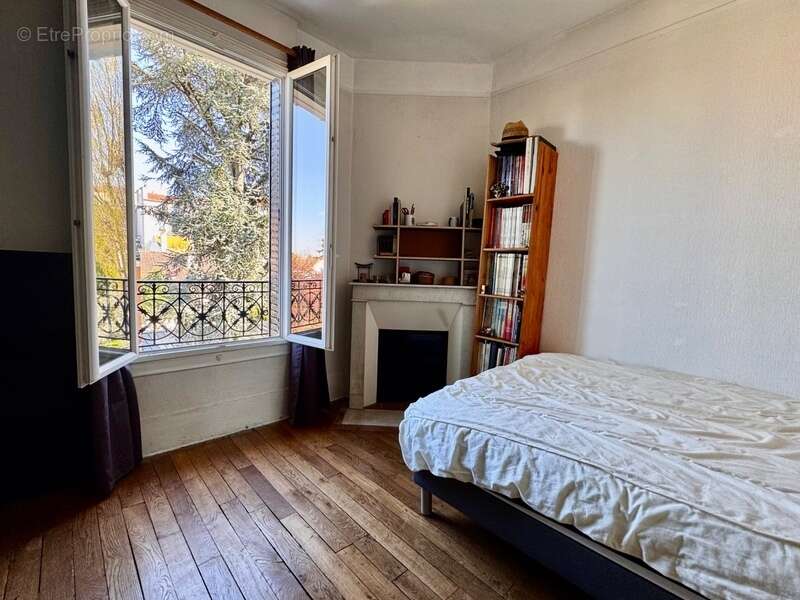 Maison à LE PERREUX-SUR-MARNE