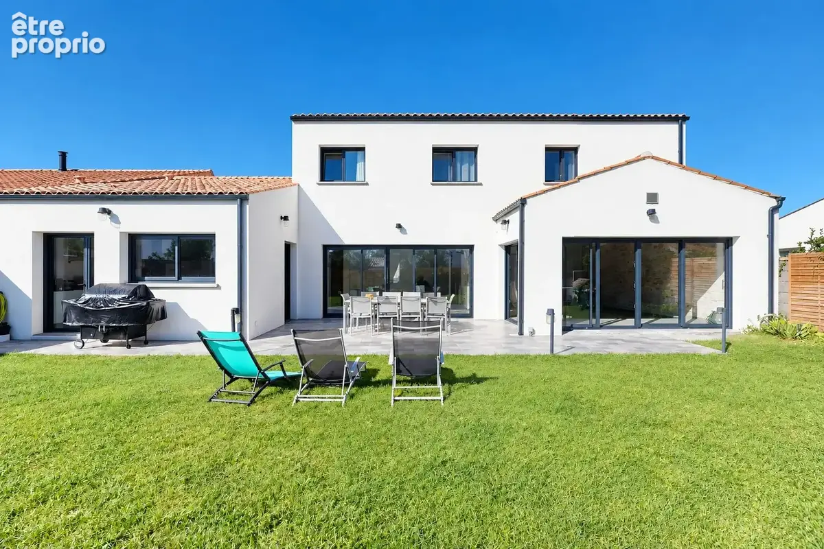 Maison 8 pièces 235 m² à vendre à Perigny (17180) - photo 7
