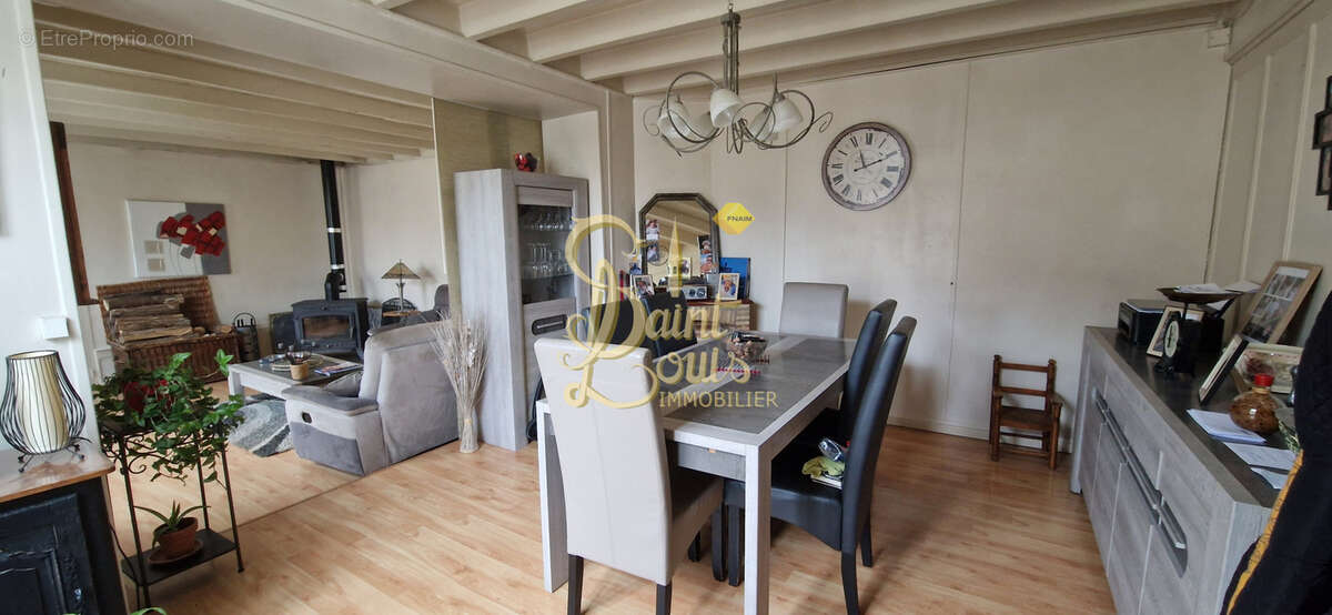 Maison à CHAMPIGNY-SUR-VEUDE