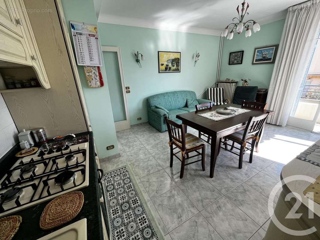 Appartement à ROQUEBRUNE-CAP-MARTIN