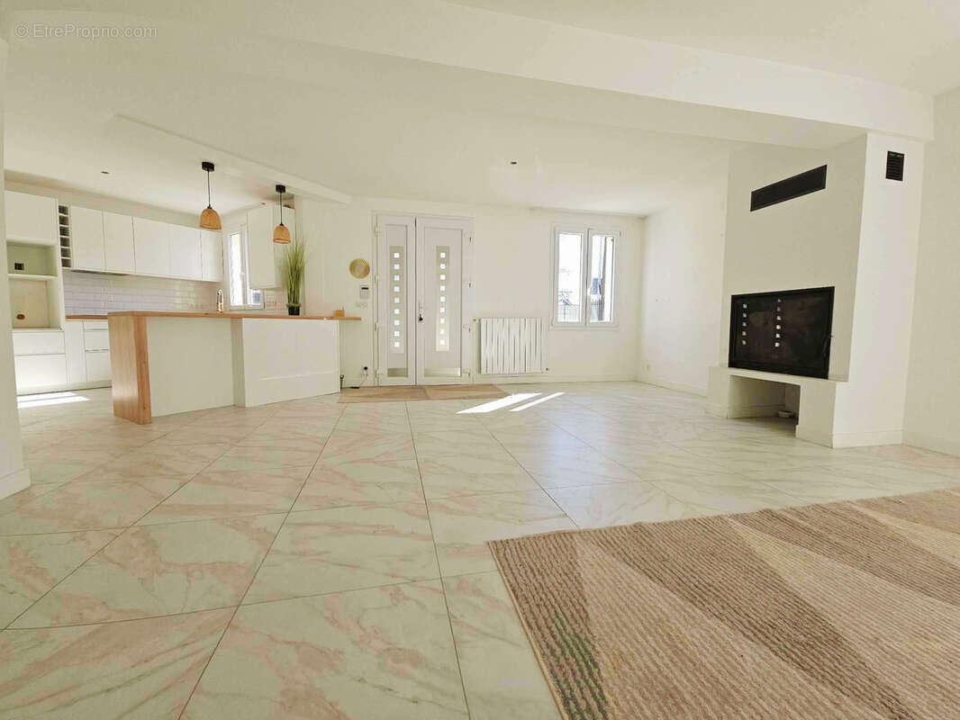 Maison à LE BLANC-MESNIL
